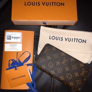 Louis Vuitton Zippy Wallet